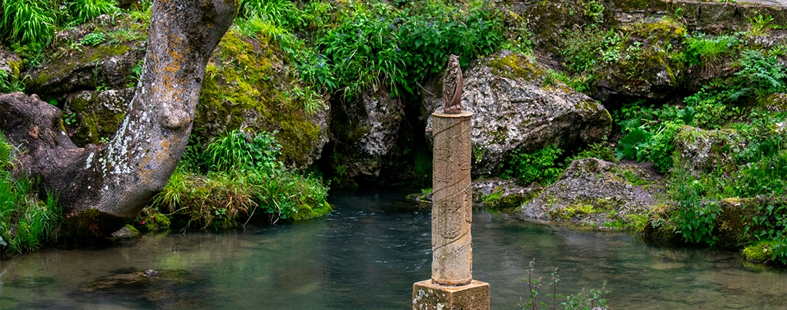 Desde la ruta de los Puentes en Reinosa hasta el nacimiento del río Ebro en Fontibre